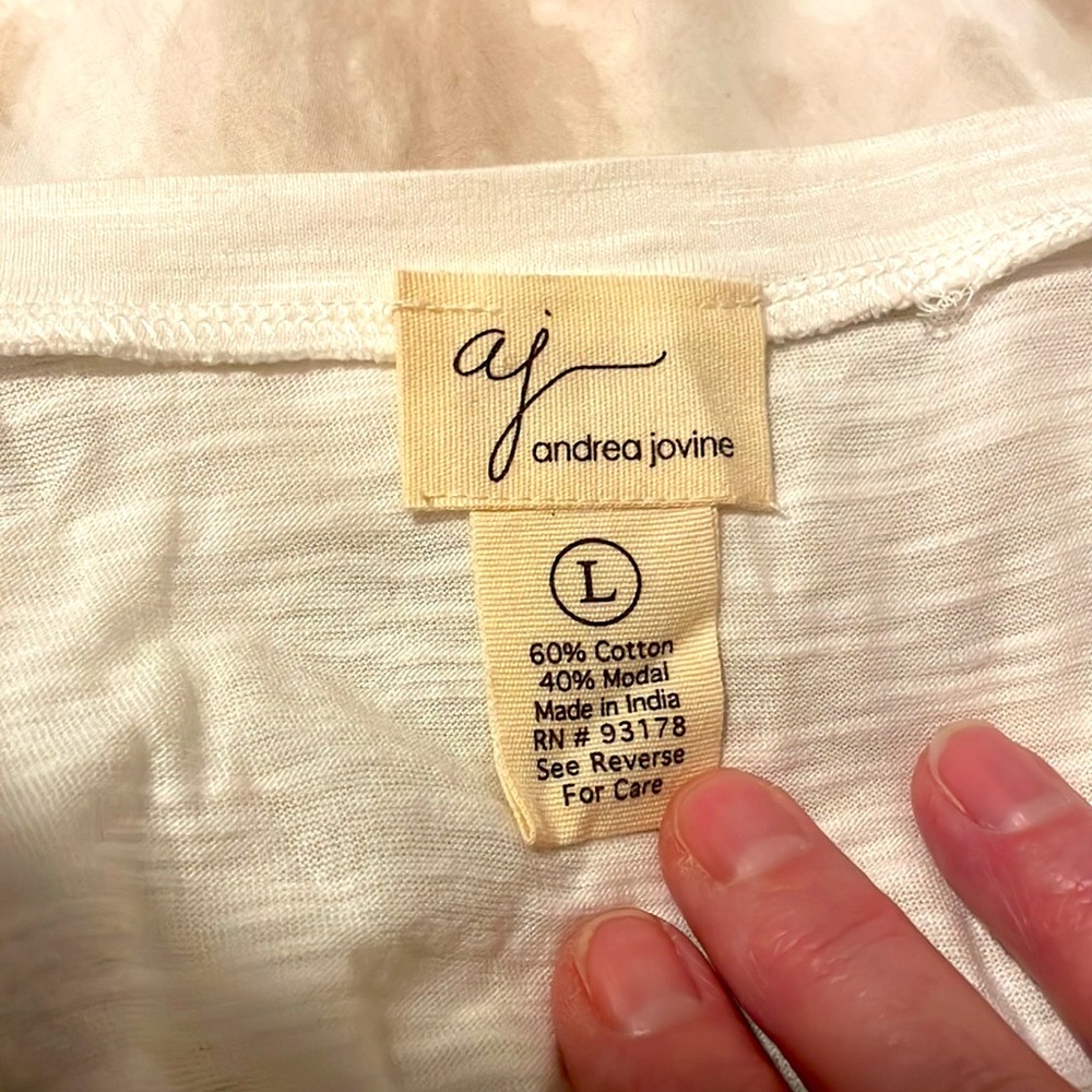 Like new t-shirt - Picture 4 of 5